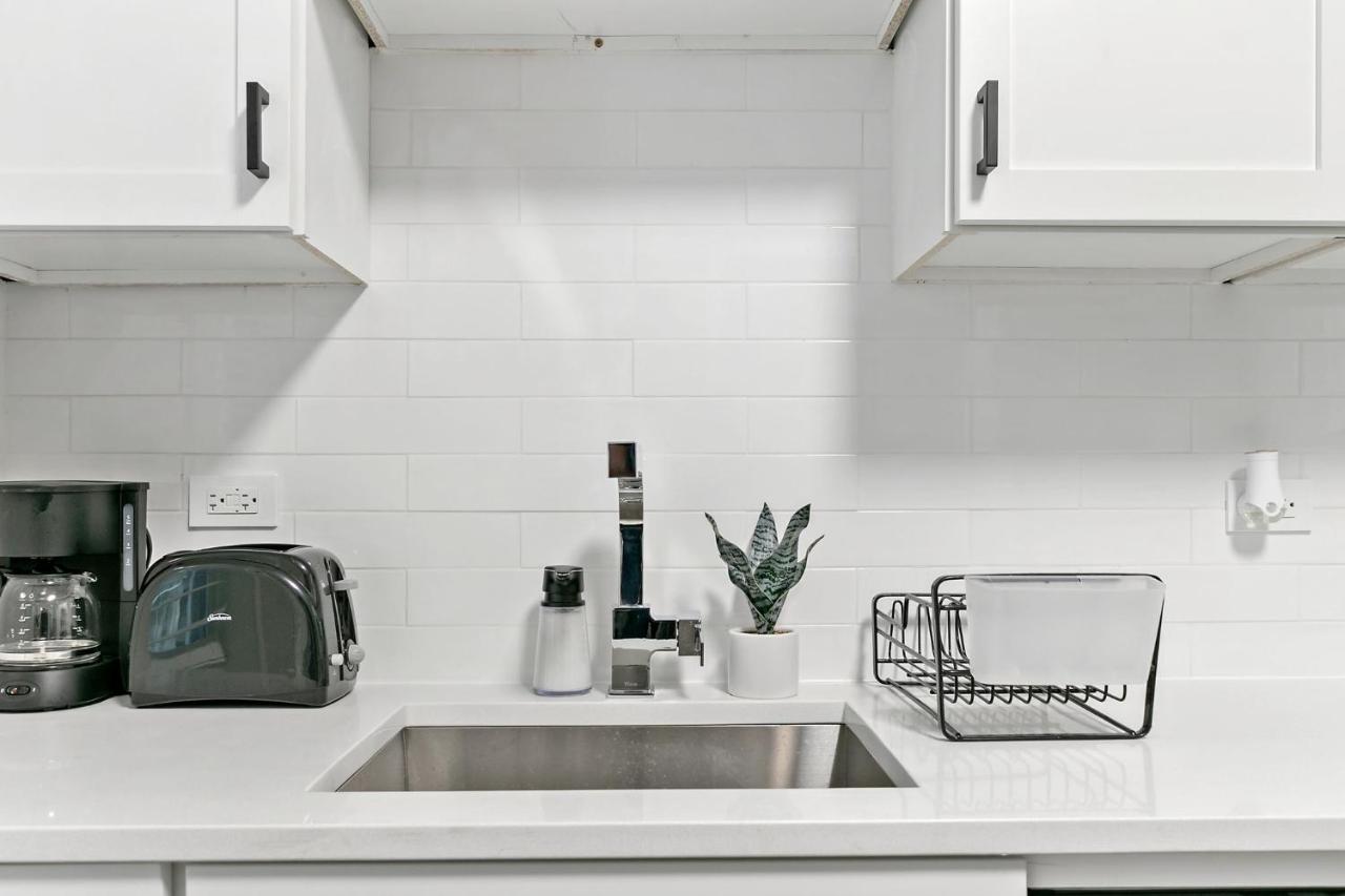 2Br Comfy And Stylish Apt In West Town - Erie 1R Chicago Eksteriør billede